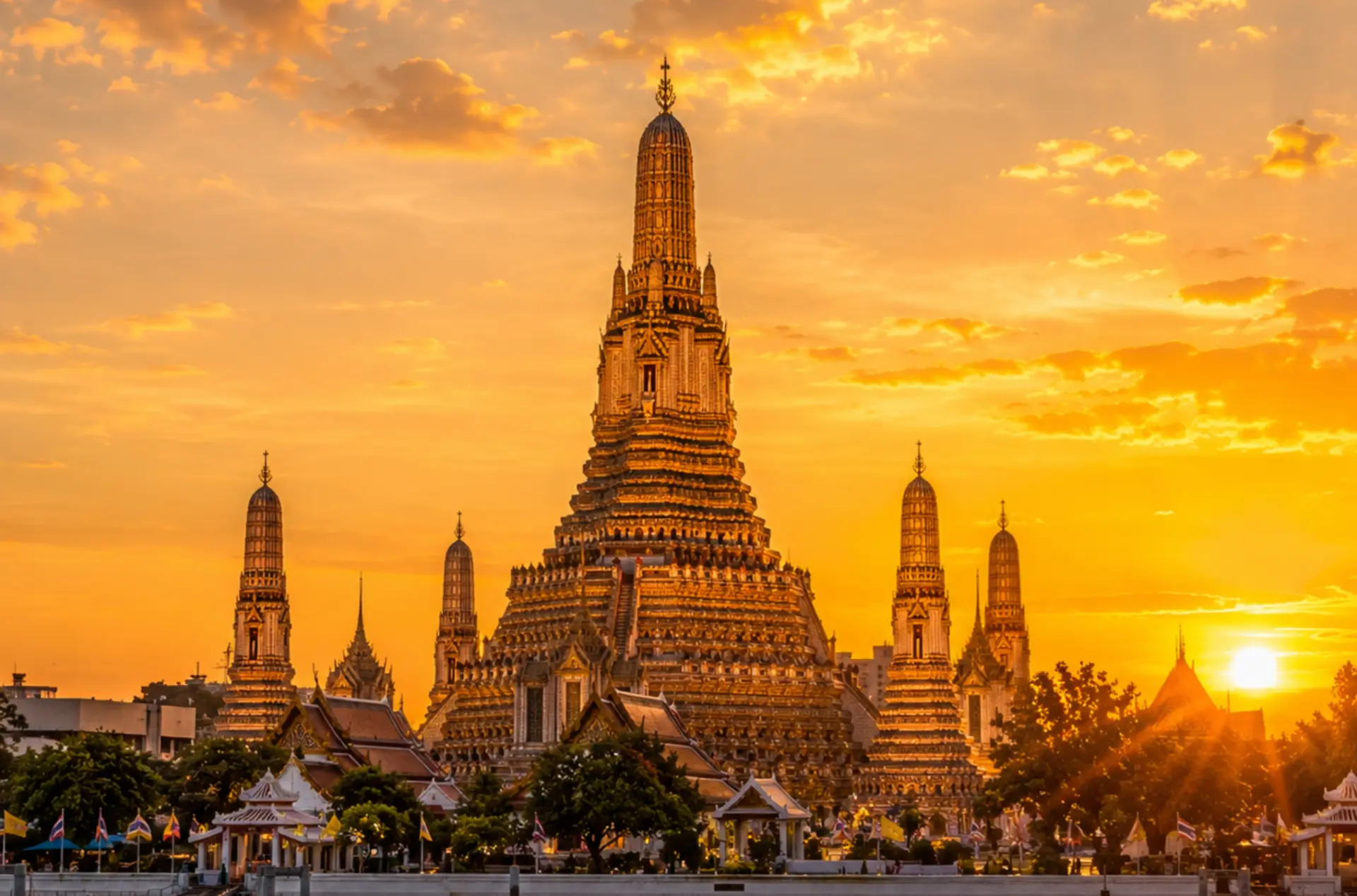 Pattaya Couple Retreat with Beachside Experiences